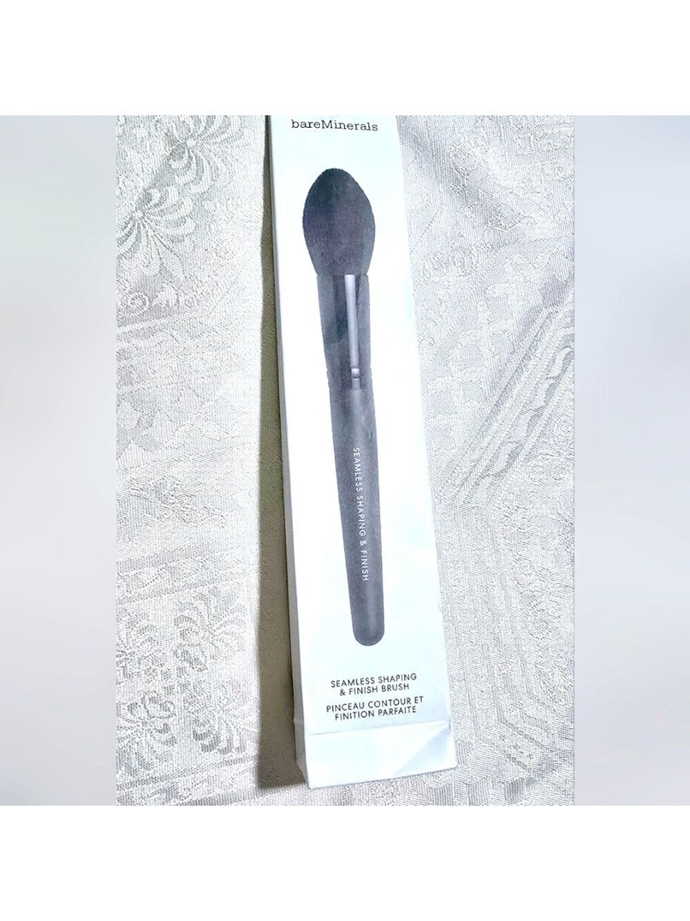NEW! bareMinerals Seamless Shaping & Finish Brush